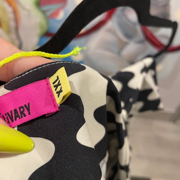 Tyler Mcgillivary Samara Black And White Bottoms - Picture 4 of 4